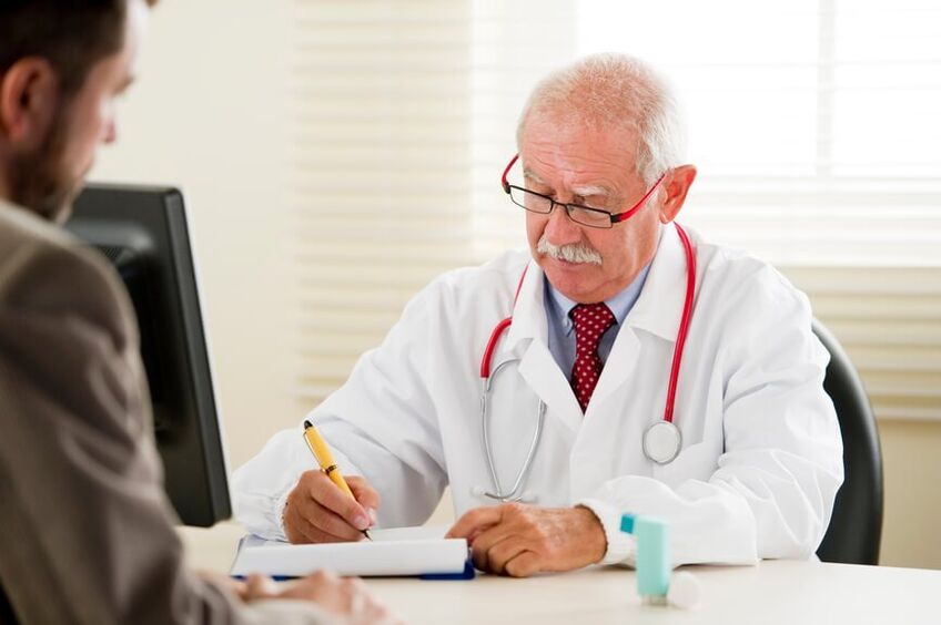the doctor prescribes drugs to treat prostatitis